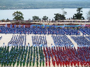 Begini Serunya 12.500 Penari di Festival Budaya Buton