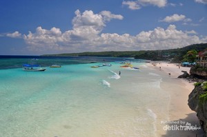 Aduhai! Cantiknya Pantai Tiga Warna di Tanjung Bira