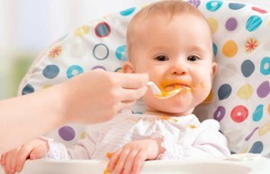 ASI Tetap Diberikan Meski Bayi Mulai Diberi Makanan Padat Pertama