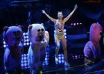 Aksi Memukau di Panggung MTV VMA 2013