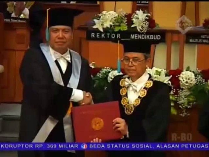 Doctor Honoris Causa untuk Chairul Tanjung
