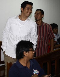 Karena tidak jadi menjadi saksi Ridwan Hakim langsung meninggalkan Pengadilan Tipikor. Lamhot Aritonang/detikFoto.