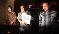 Rizal menyarankan, sebenarnya bisa dengan mudah BPK dapat bertanya kepada Teuku Bagus dari Adhi Karya serta kepada utusan Wafid dalam pertemuan yang membicarakan fee proyek, yaitu DK dan Lisa. Agar berimbang, lengkap dan adil.