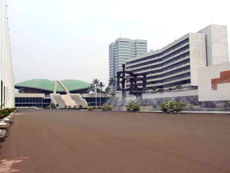 Dahlan Iskan dan Cak Imin Absen, Rapat Soal Outsourcing Ditunda