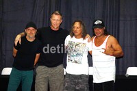 Metallica sukses membuat para metalheads puas akan penampilannya.