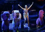 Miley Cyrus Hanya Pakai Underwear di MTV VMA 2013