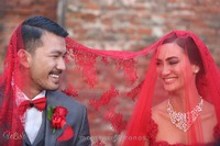 Keduanya tampak bahagia. (dok. World of Wedding Organizer)