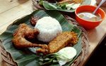 Menyantap Ayam Kremes yang Nikmat dan Hemat di Rawamangun