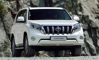 Land Cruiser Prado model baru memiliki banyak fitur. Fitur yang dimaksud seperti fitur keamanan yang lebih lengkap, akses ke jok baris ketiga yang lebih mudah dan spesifikasi interior dan eksterior yang lebih bagus. (dok Toyota).