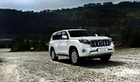 Prado memiliki eksterior dan interior yang lebih segar termasuk dengan penambahan lampu Daytime Running Lamps (DRL) pada semua modelnya. (dok Toyota).
