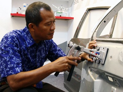 Proses Kilat Perbaikan Bodi Mobil