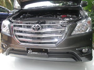 Kijang Innova, Car Wash Seksi dan Atlet Kaya dengan Mobilnya