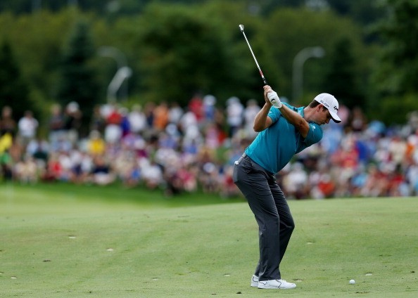 Mereka yang Berkasus dan Bermain Golf Mereka yang Berkasus dan Bermain Golf