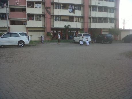 Ahok: Mobil Mewah di Rusun Marunda Harus Bayar Parkir