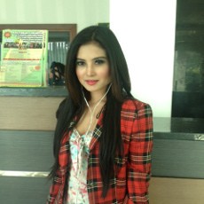 Novi Ngaku Mendapat Bisikan Gaib Saat Ngebut Berbikini