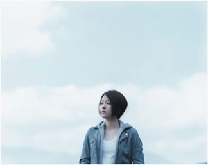 Utada Hikaru: Saya Hanya Mengingat Ibu Tertawa