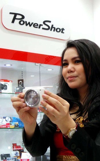 Kikegawa mengklaim, Canon masih menjadi pemimpin untuk pasar kamera digital di Indonesia. Di kategori kamera DSLR, Canon mengatakan mencaplok market sekitar 50%, sedangkan untuk kamera kompak sekitar 22-25%.