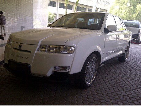 Perbandingan 2 Mobil Listrik Buatan Lokal