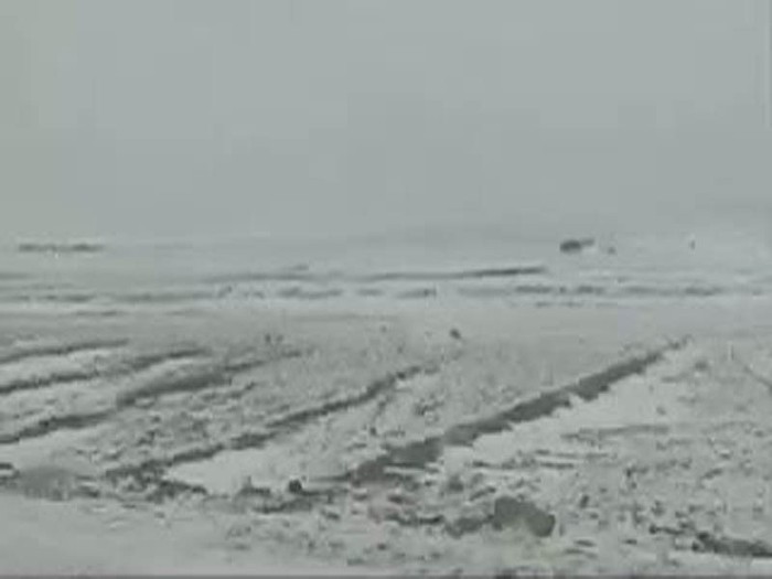 Fenomena Aneh: Salju Turun di Gurun Terkering di Dunia