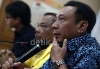 KPU diminta menguatkan posisinya sebagai wasit atau penengah.