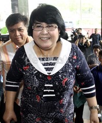 Elza saat tiba di gedung KPK, Jl Rasuna Said, Jakarta. Lamhot Aritonang/detikFoto.