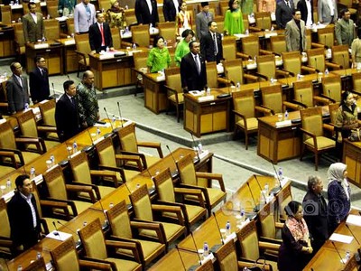 Banyak Kursi Kosong di Paripurna DPR