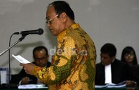 Djoko Susilo membacakan pledoinya. Lamhot Aritonang/detikFoto.