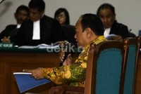 Di dalam nota pembelaan pribadinya itu, mantan Kepala Korlantas Mabes Polri ini mengaku sangat terpukul dengan tuntutan jaksa KPK. Lamhot Aritonang/detikFoto.