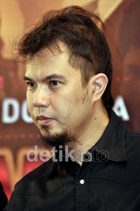Ahmad Dhani Koleksi Barang Tua Bernilai Seni Hingga Berbau Mistis