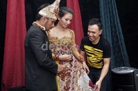 Konsepnya yang utamanya angkat ulos. Ulos puca, hirarti tertinggi di batak. Dia terbuat dari bahan yang berat. Ini dikasih dari pihak laki-laki ke perempuan, jelas Raden. Noel/detikHOT.
