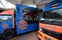 Dengan mobil iklan berjalan BRI memberikan pengetahuan kepada seluruh masyarakat dan nasabahnya tentang informasi program Untung Beliung BritAma.