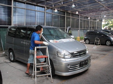 4 Ritual Membersihkan Mobil