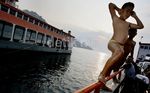 Bocah Penangkap Koin Pelabuhan Parapat