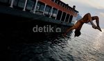 Bocah Penangkap Koin Pelabuhan Parapat