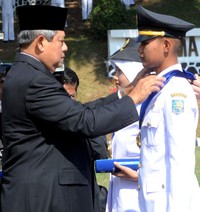 Pelantikan dilakukan di Lapangan Parade Kampus IPDN, Jalan Raya Jatinangor, Rabu (28/8). (Setpres).