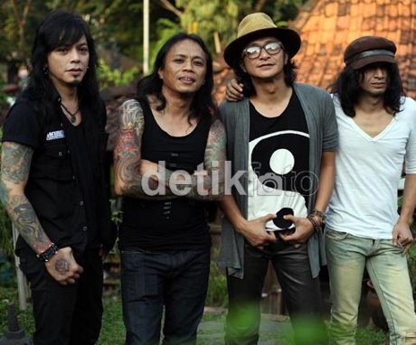 Grup Band Indonesia dengan Personel Kakak-Adik
