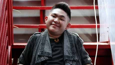 Dari Akting, Melson Boboho Tekuni Dunia Tarik Suara