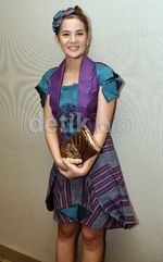 Senyum Manis Astrid Tiar