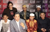 Ustad Solmed langsung mengeluarkan pernyataan maaf didampingi para sahabatnya, seperti Ustad Uyad, Aa Reza, Ustad Kembar dan Habib Fahri.