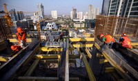 Menurut Indeks Residensial yang dikeluarkan Jones Lang LaSalle Asia Pasifik, pertumbuhan harga hunian mewah di Jakarta pada kuartal II 2013 sebesar 34,2 persen atau lebih tinggi ketimbang periode yang sama tahun lalu.