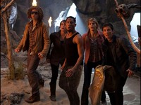 Percy Jackson memulai petualangan untuk mencari Golden Fleece bersama dengan sahabatnya, Tyson (Douglas Smith), Clarisse La Rue (Leven Rambin), Grover Underwood (Brandon T. Jackson) dan Annabeth Chase (Alexandra Dadario) putri dari Athena. Murray Close/Twentieth Century Fox Film Corporation.