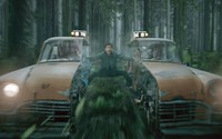 Menegangkan, Percy Jackson berada ditengah taksi yang terbelah menjadi dua. Twentieth Century Fox Film Corporation.