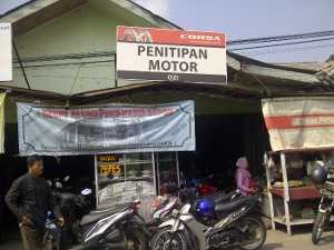 Omset Parkir Rumahan di Sekitar Stasiun Depok Capai Rp 30 Juta/Bulan