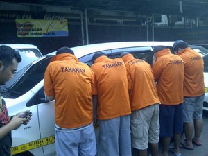 Polda Metro Tangkap 12 Pencuri dan Amankan 52 Mobil Curian
