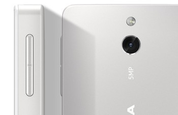 Nokia 515 akan dipasarkan secara global mulai bulan September. Harganya berada di kisaran USD 149 atau Rp 1,5 jutaan. (kredit foto: nokia)