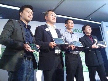     Dengan kehadiran Iconia W3, Acer menjawab kebutuhan pengguna akan kinerja ala PC dalam perangkat tablet berkat Windows 8 dan prosesor Intel Atom Z2760, umbar Jason Lim, Presiden Direktur Acer Indonesia di The Cone, Fx Lifestyle Xnter, Jakarta, Kamis (29/8/2013).