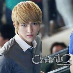 5 Gaya Kris EXO di Bandara
