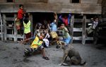 Keceriaan Anak-anak Kampung Ulos