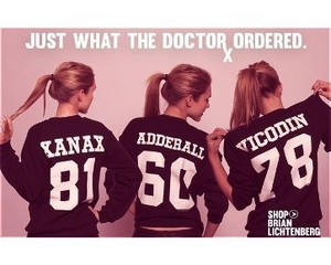 Rilis Baju Bertuliskan Nama Obat-obatan, Butik Ini Tuai Kontroversi