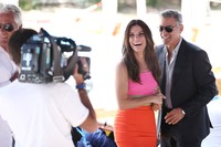 Di sesi wawancara, Sandra Bullock dan George Clooney terlihat akrab penuh canda tawa. Andreas Rentz/Getty Images.